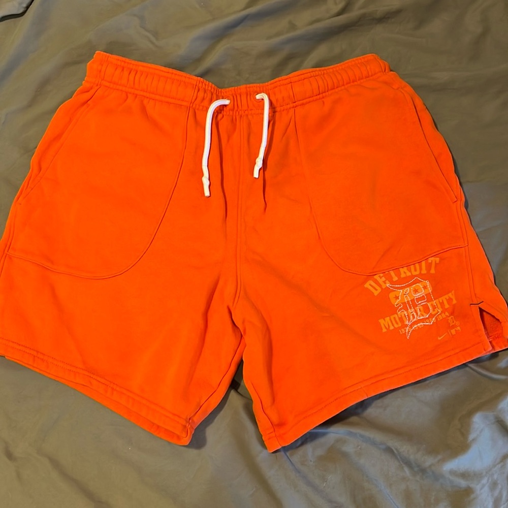 Detroit Tigers Nike shorts. Men’s large